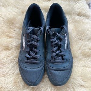 Vintage style Reebok Sneakers.